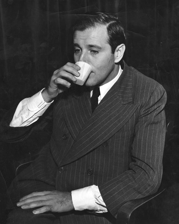 Bugsy Siegel drinking water