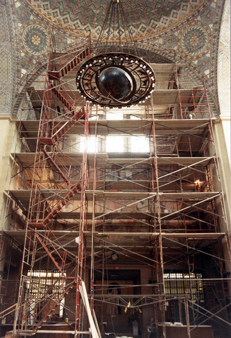 cleaning of rotunda in central library