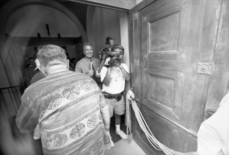 Huell Howser at library opening