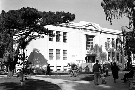 Long Beach Public Library