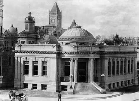 Front entrance of the San Bernardino Public Library