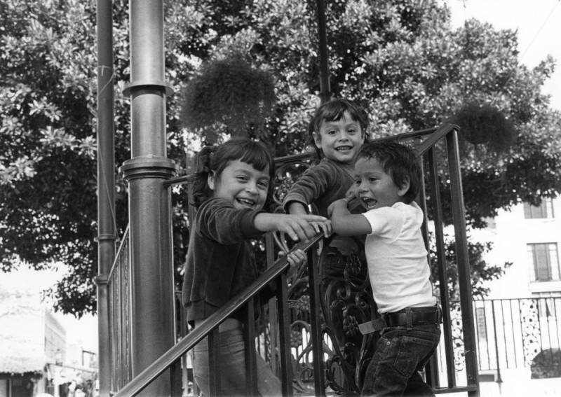 Children playing in the Plaza