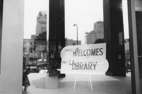 Arco welcomes the library sign