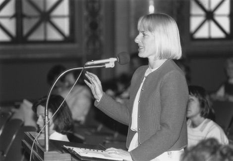 Betty Gay Teomanat the mic