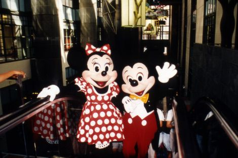Mickey and Minni Mouse at the Central Library