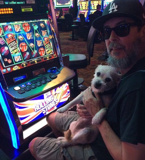 Lange and his pooch Judge Judy try their luck in Reno