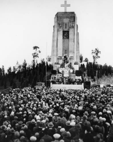 Easter Sunrise Service at Forest Lawn