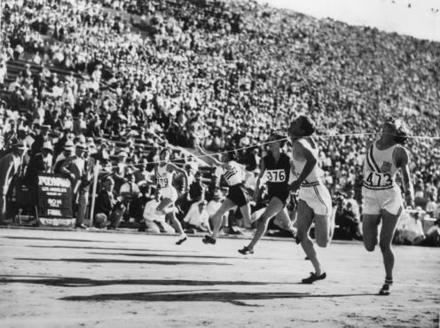 Didrikson wins the 80-meter hurdles