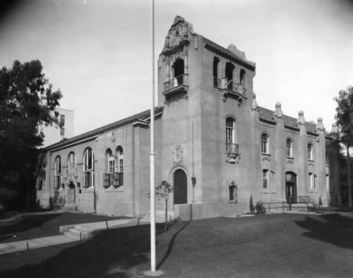 Exterior of the (1923) Hollywood Branch Library