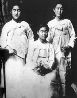 three picture brides in an old black and white photo 