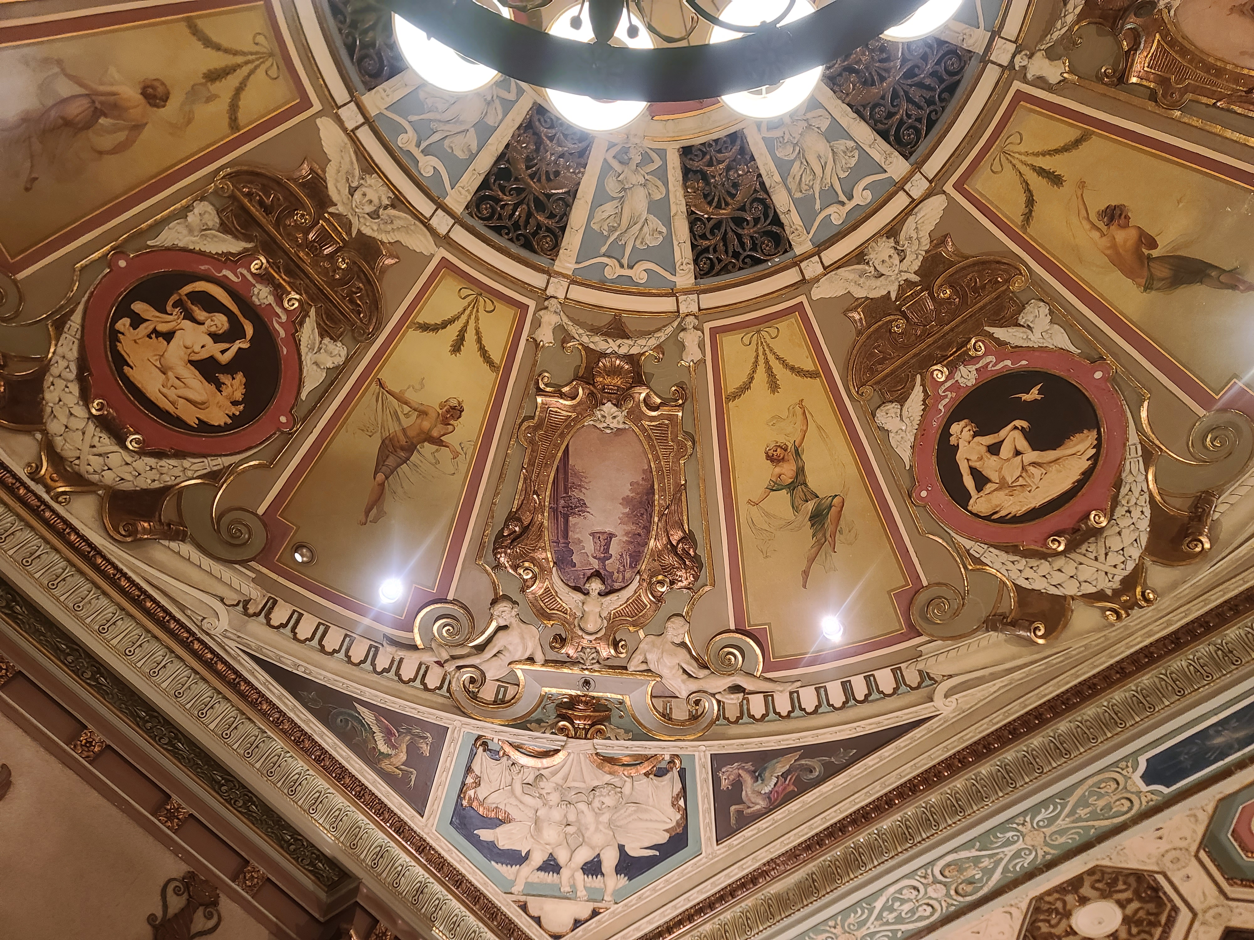 Contemporary image of some of Smeraldi's work as seen in the ceiling of the Galeria Real.