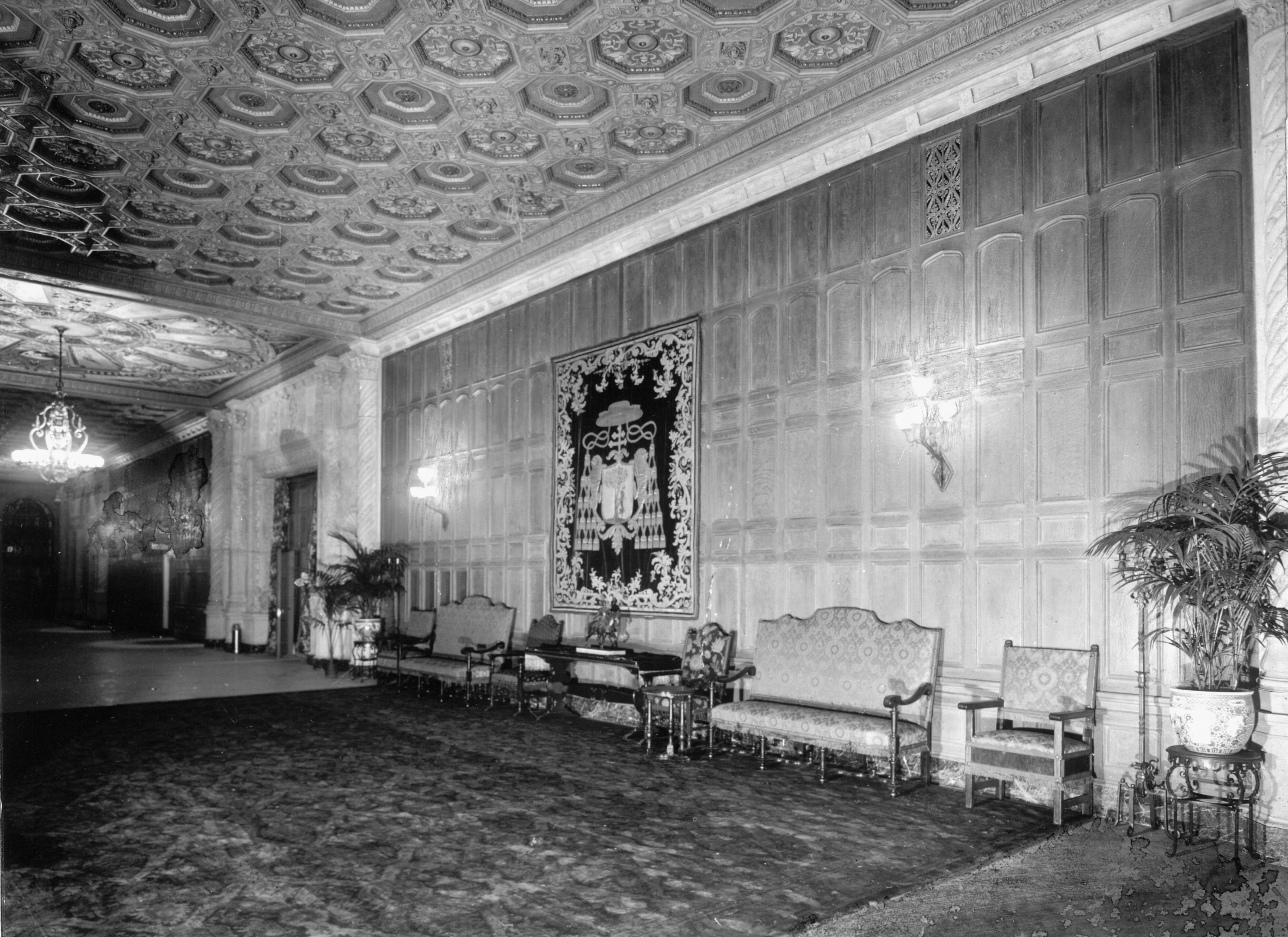 The Galeria Real on opening day, October 1, 1923