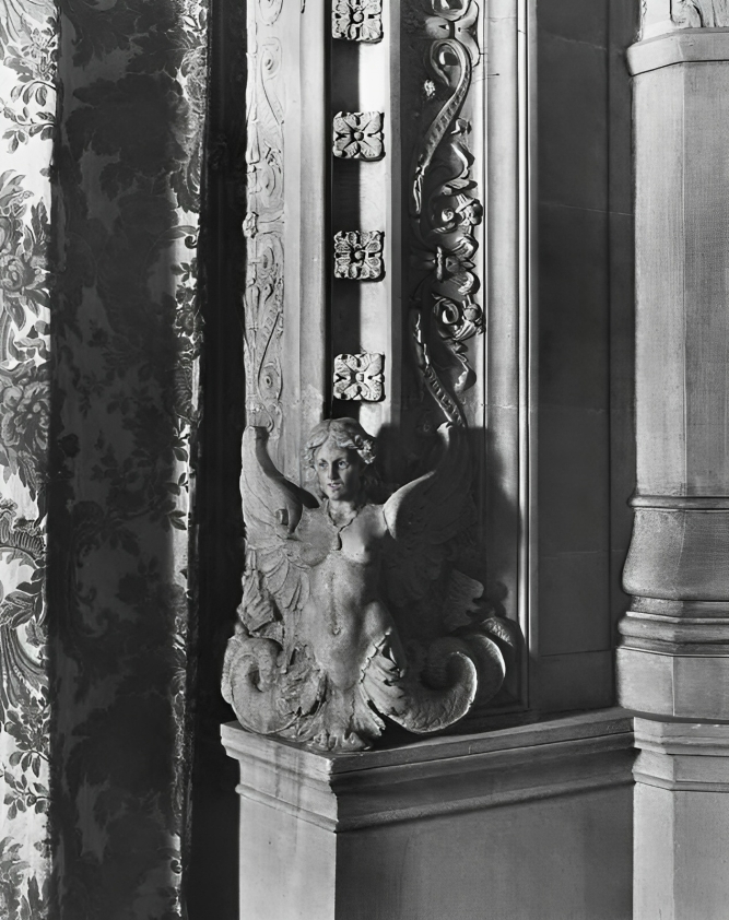 Detail in the Galeria showing an angel. 