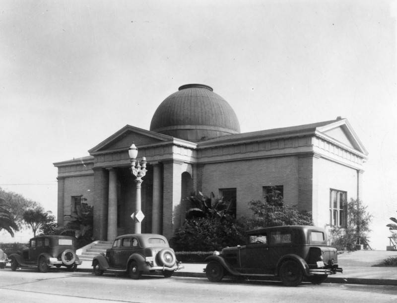Exterior of Carnegie San Pedro Branch Library