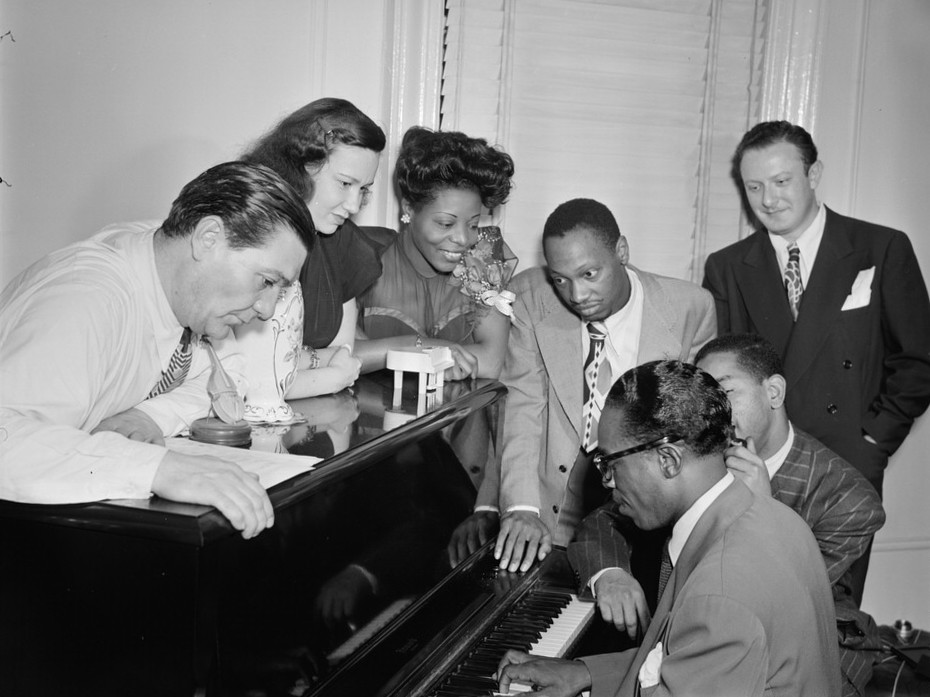Mary Lou Williams, Hank Jones, Dizzy Gillespie and others, 1947