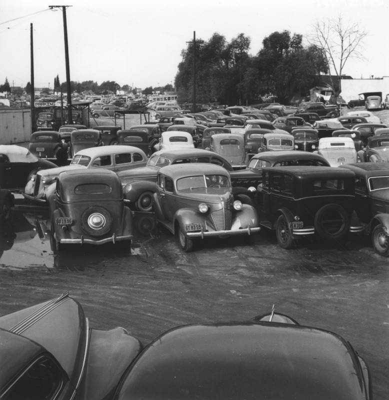 early la parking lot