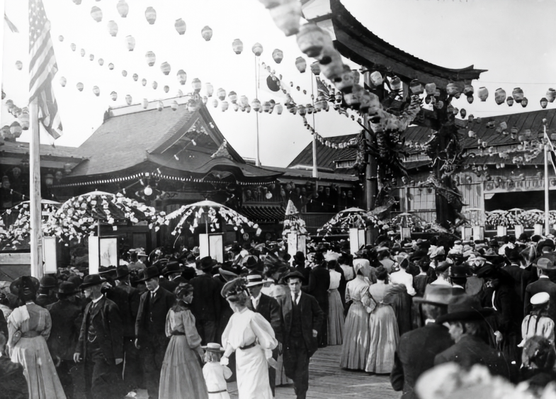 Crowds on the Venice Pier near the Japan Exhibit 1906