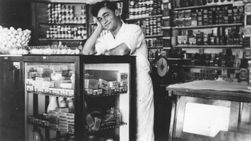 Armenian American grocer Maxud Tangairian