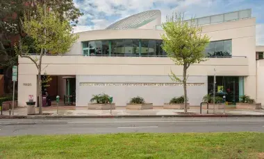 Exterior of Brentwood Branch Library