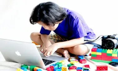 tween using laptop