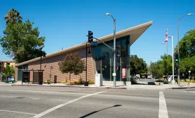Exterior of Encino-Tarzana Branch Library