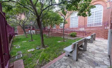 exterior of Felipe de Neve Branch Library