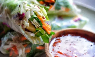 Spring rolls and dipping sauce