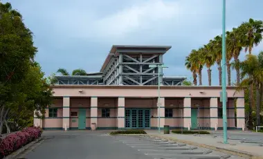 exterior of Venice Branch Library