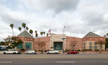 Exterior of Washington Irving Branch Library
