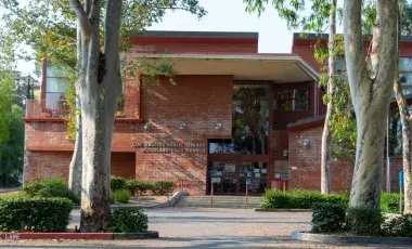 Exterior of Woodland Hills Branch Library
