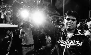 Dodger pitcher Fernando Valenzuela waves to his fans