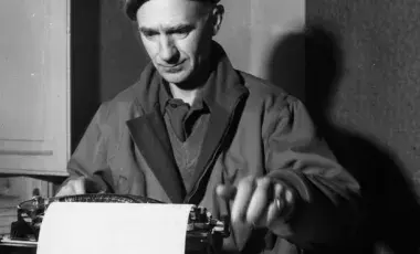 Ernie Pyle at a typewriter
