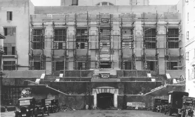 Central Library, Hope Street Entrance, under construction, 1926. W.A. Hughes, Institutional Collection/Los Angeles Public Library.