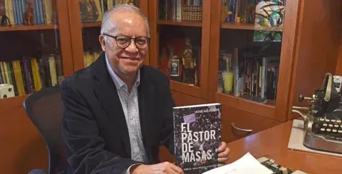 José Gil Olmos es un periodista y escritor mexicano destacado