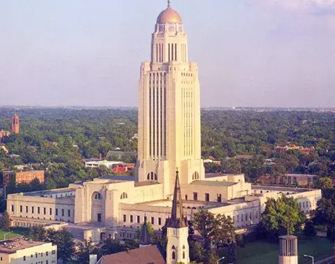  THE NEBRASKA STATE CAPITAL BUILDING (1922) BEARS A STRONG RESEMBLANCE TO THE LOS ANGELES CENTRAL LIBRARY (1926)