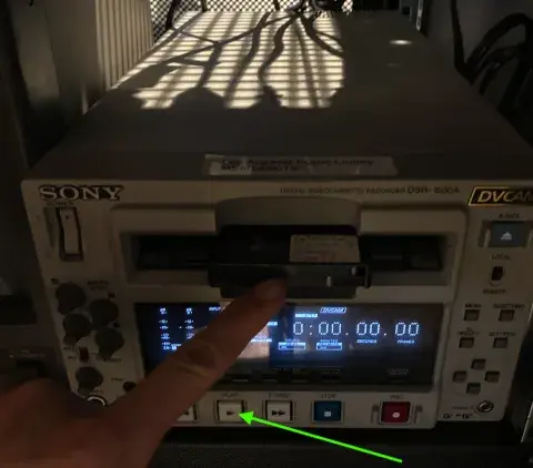 MiniDV play button