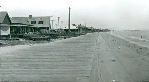 ​Looking east towards Brighton Beach from the boardwalk.