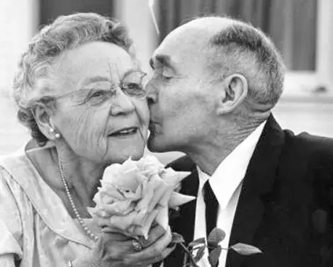 Howard Durst plants a kiss on his wife of 50 years at the couple