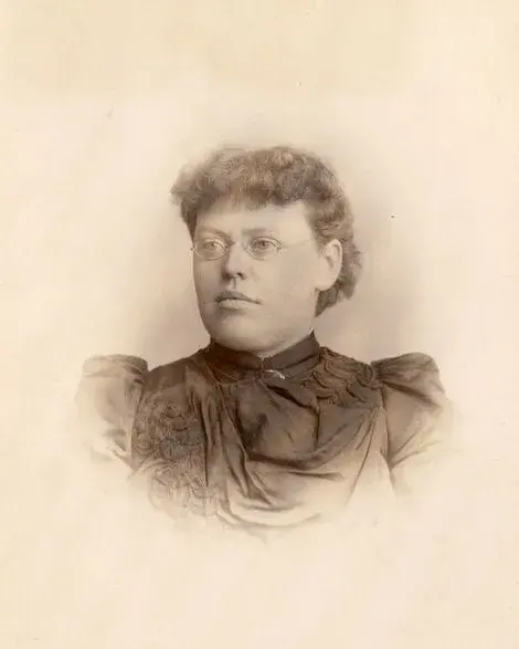 Librarian Tessa Kelso