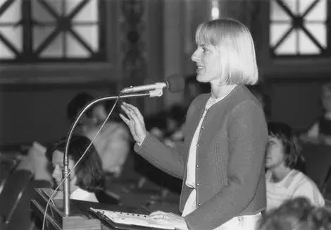 Betty Gay Teomanat the mic