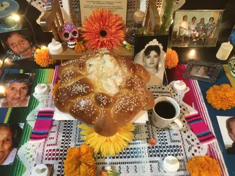 bread on a dia de muertos altar