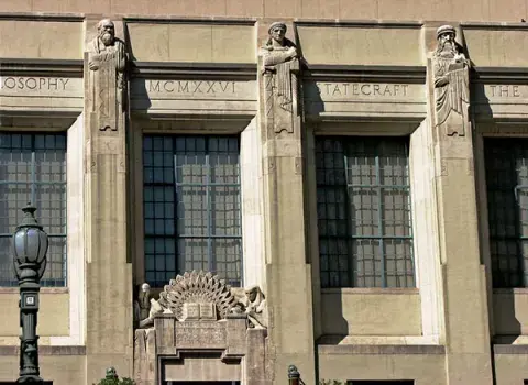 Busts of Socrates, the Emperor Justinian and Leonardo da Vincion the Hope Street facade