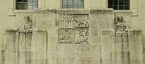 Sculptures of the Philosopher and the Poet on Fifth Street (north) facade