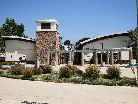 Exterior of Lake View Terrace Branch Library