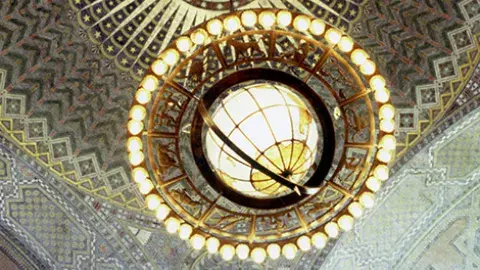 Rotunda Globe