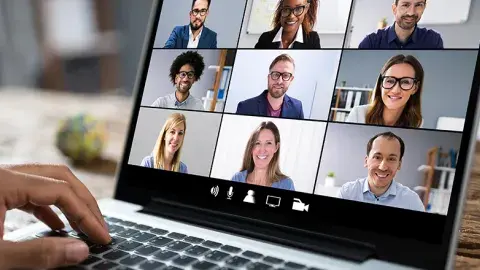 Adults learning English online 