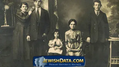 1920s sepia photo of a family of 5