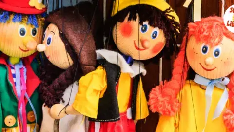 Marionettes on strings