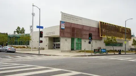 Exterior of Exposition Park Branch Library