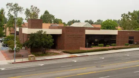 Exterior of Porter Ranch Branch Library